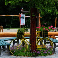 Das Bild zeigt ein Willkommens-Schild auf dem Freizeitzenttrum Peterberg.