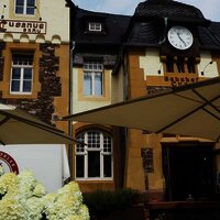 Bahnhof Cues Eingang