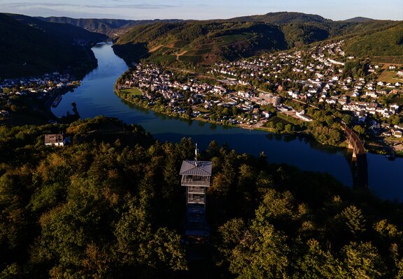 Mosel - Prinzenkopfturm -Alf - Bullay -Doppelstockbrücke