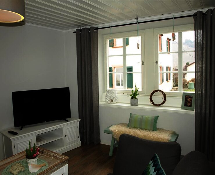 Wohn-/Esszimmer - Foto 2