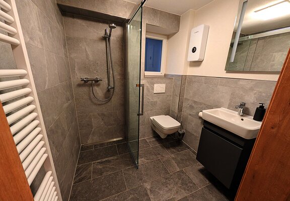 Modernes Badezimmer