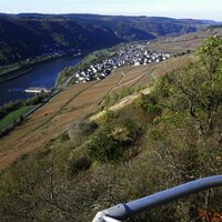 Blick vom Kirster Grat ins Moseltal bei Enkirch