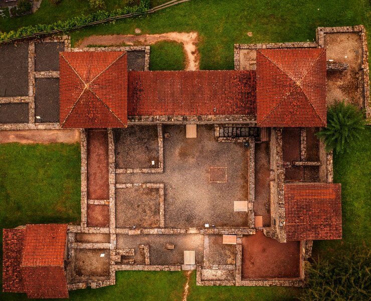 Drohnensicht auf die Römische Villa bei Mehring