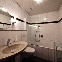 Bad Doppelzimmer mit Balkon