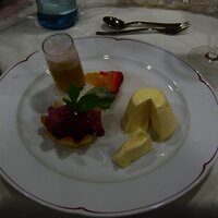 Flußzander auf Bärlauchsoße, Rote-Betenocke