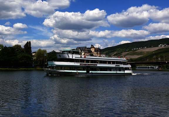 Schifffahrt auf der Mosel