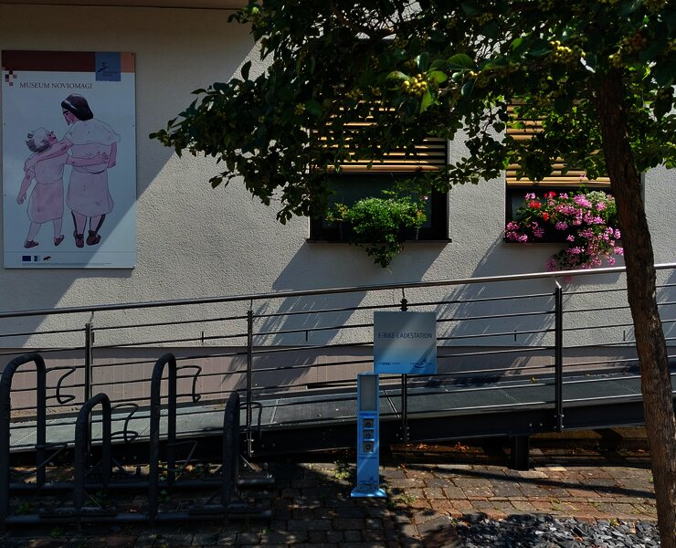 Neum_Dhron_E_Bike_Ladestation_TI