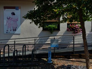 Neum_Dhron_E_Bike_Ladestation_TI