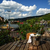 Terrasse mit Sekt Total - Kopie
