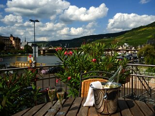 Terrasse mit Sekt Total - Kopie