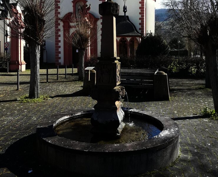 Pfarrer Hau Brunnen