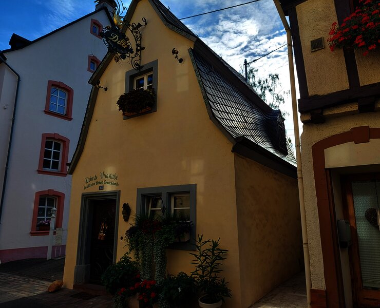 Neumagen_kleinste_Weinstube