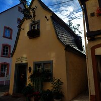 Neumagen_kleinste_Weinstube