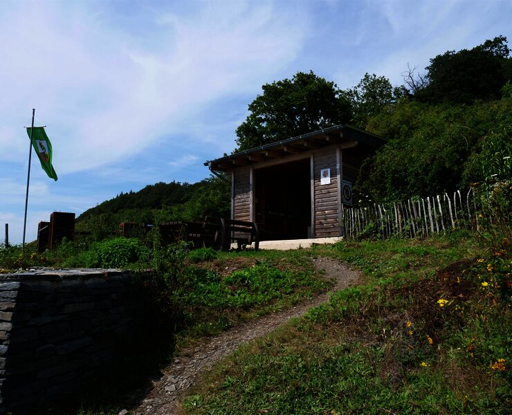 Weinbergshütte mit Rastmöglichkeit