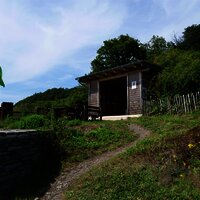 Weinbergshütte mit Rastmöglichkeit