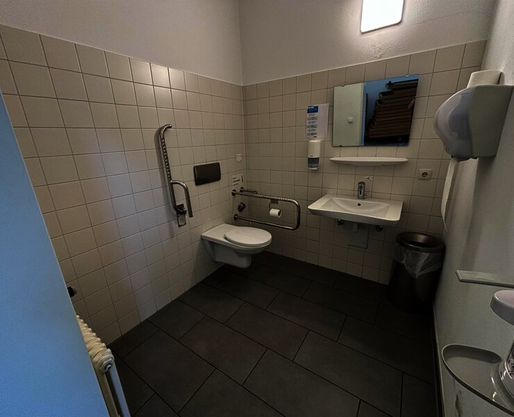 Barrierefreie Toilette im Kurgastzentrum