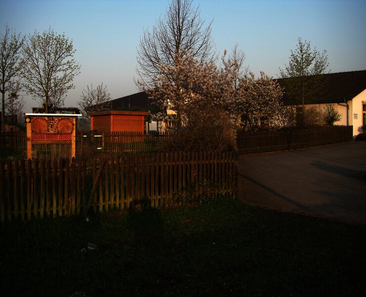 Schweich: Insektenhotels als Wegmarkierung