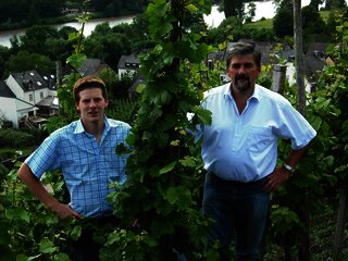 Familie Kieren in ihrem Weinberg
