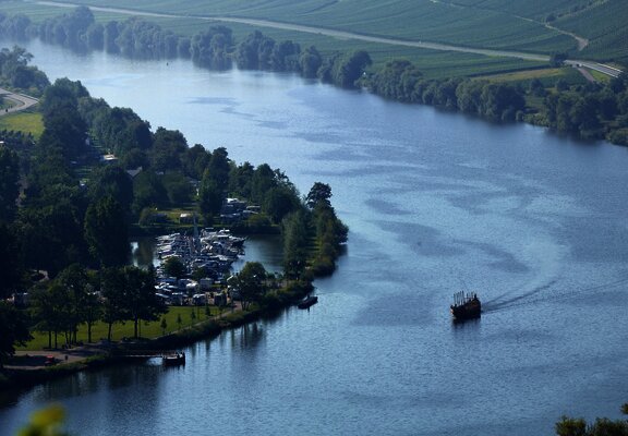 Neumagener Römerweinschiff mit Hafen