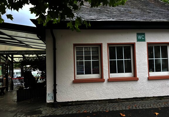 öffentliche Toiletten Zugang Straße