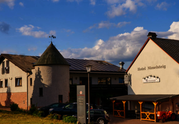 Hotel Moselsteig - Hotel, Restaurant, Destillerie