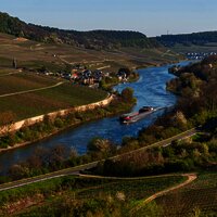 Blick von Wincheringen auf das Moseltal mit Ahn (Luxemburg)