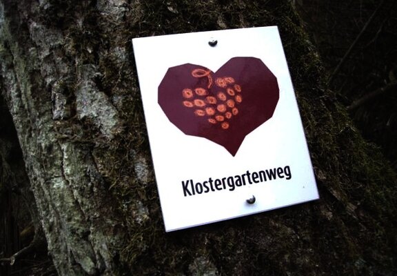 Weglogo entlang der Strecke