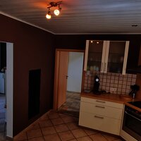 Küche mit anschließendem Essbereich