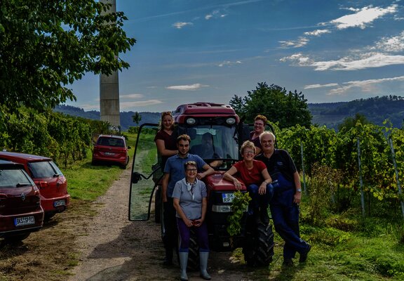 Weingut Rainer Pazen Familie im Weinberg