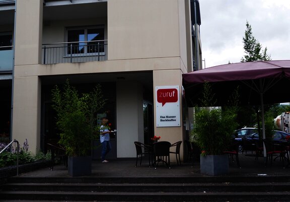 Bäckerei "Zuruf" mit Terasse