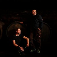 Weingutsbesitzer Forian Maring und Corvin Prigge