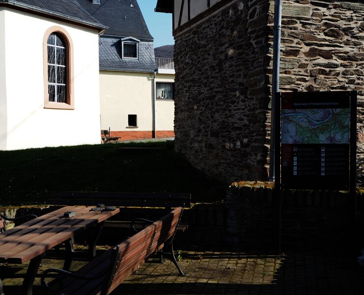 Wandertafel und Rastmöglichkeit am Goldbrunnen in Andel