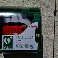 Defibrillator