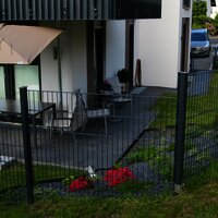 komplett eingezäunter Garten