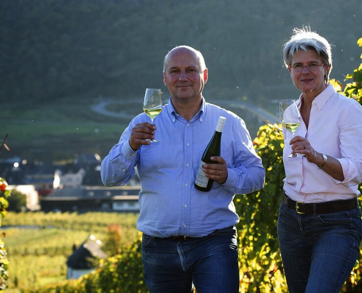 Winzer des Weinguts Selbach-Oster