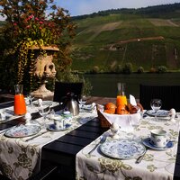 Schöne Aussicht beim Frühstück