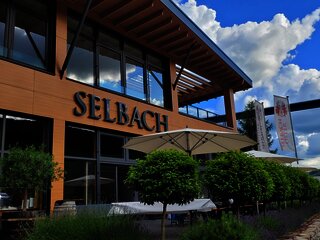 Seitenansicht Vinothek