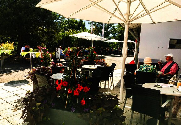Café und Bistro im Kurgastzentrum_Außenbereich
