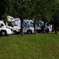 Gepflegte Stellplätze im Grünen