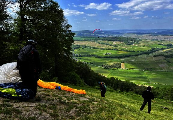 Am Start mit Blick auf Moselbrücke